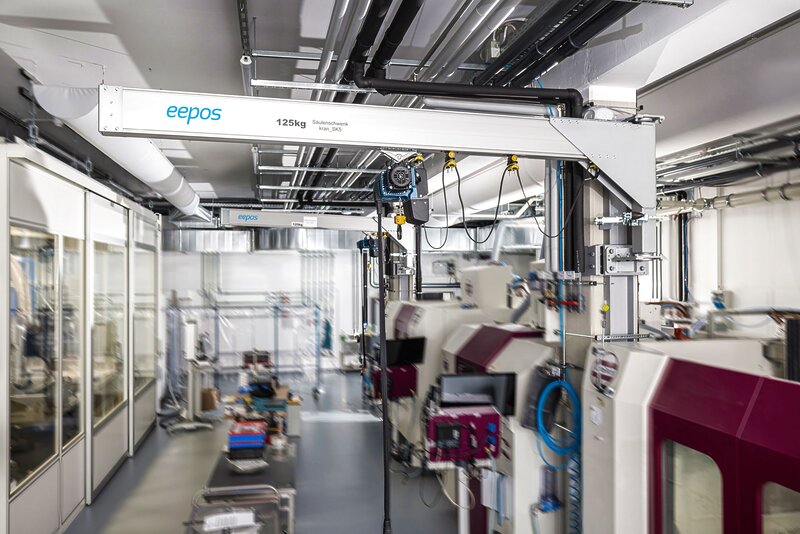 Layertec Reinraum Kran Kransystem Krananlage Hallenkran Deckenkran Kranmotor Kranantrieb Cleanroom Crane System Hall Ceiling Motor Drive 1