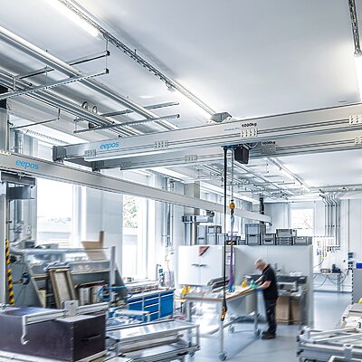 Layertec Reinraum Kran Kransystem Krananlage Hallenkran Deckenkran Kranmotor Kranantrieb Cleanroom Crane System Hall Ceiling Motor Drive 2