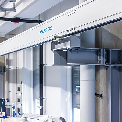 Layertec Reinraum Kran Kransystem Krananlage Hallenkran Deckenkran Kranmotor Kranantrieb Cleanroom Crane System Hall Ceiling Motor Drive 9